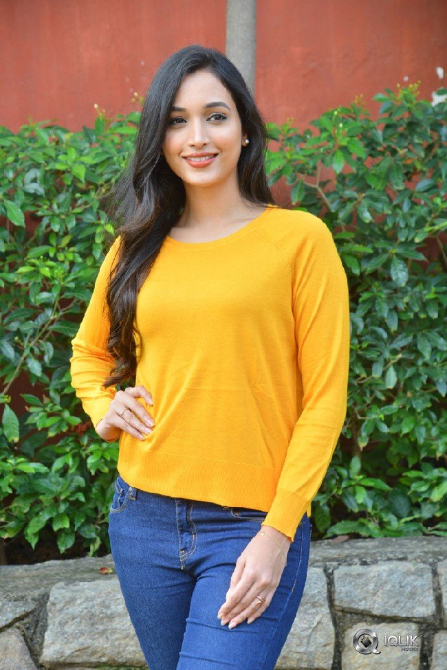 Srinidhi-Shetty-New-Photos